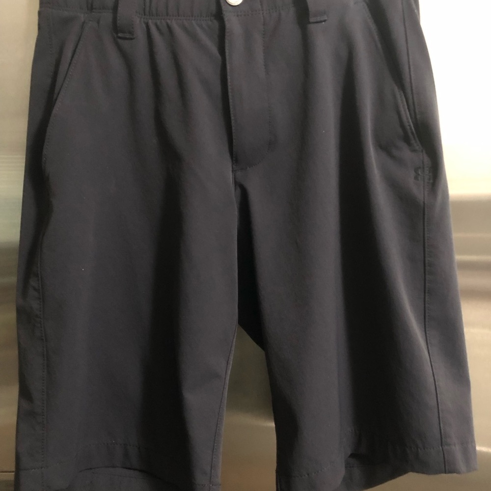 Under Armour Heat Gear Shorts size 28